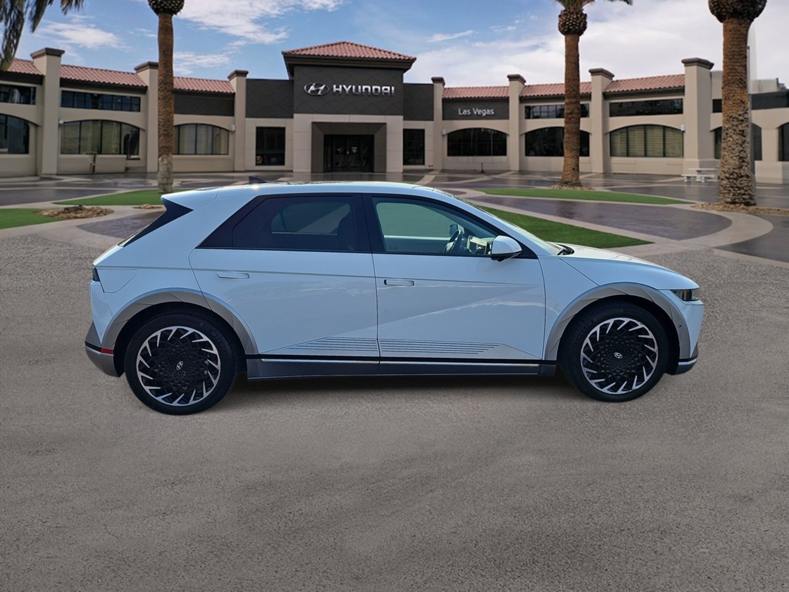 Thumbnail: 2022 Hyundai Ioniq 5 - 10