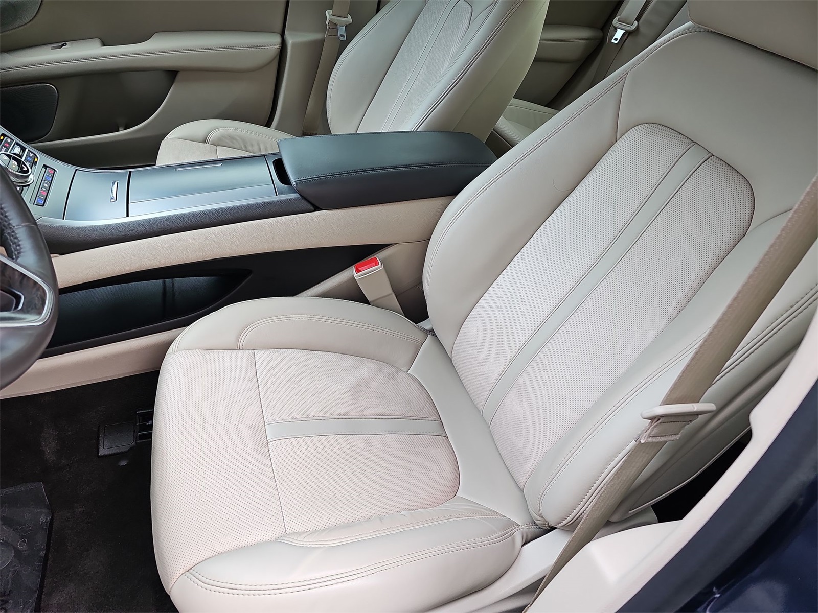 Thumbnail: 2019 Lincoln MKZ - 15