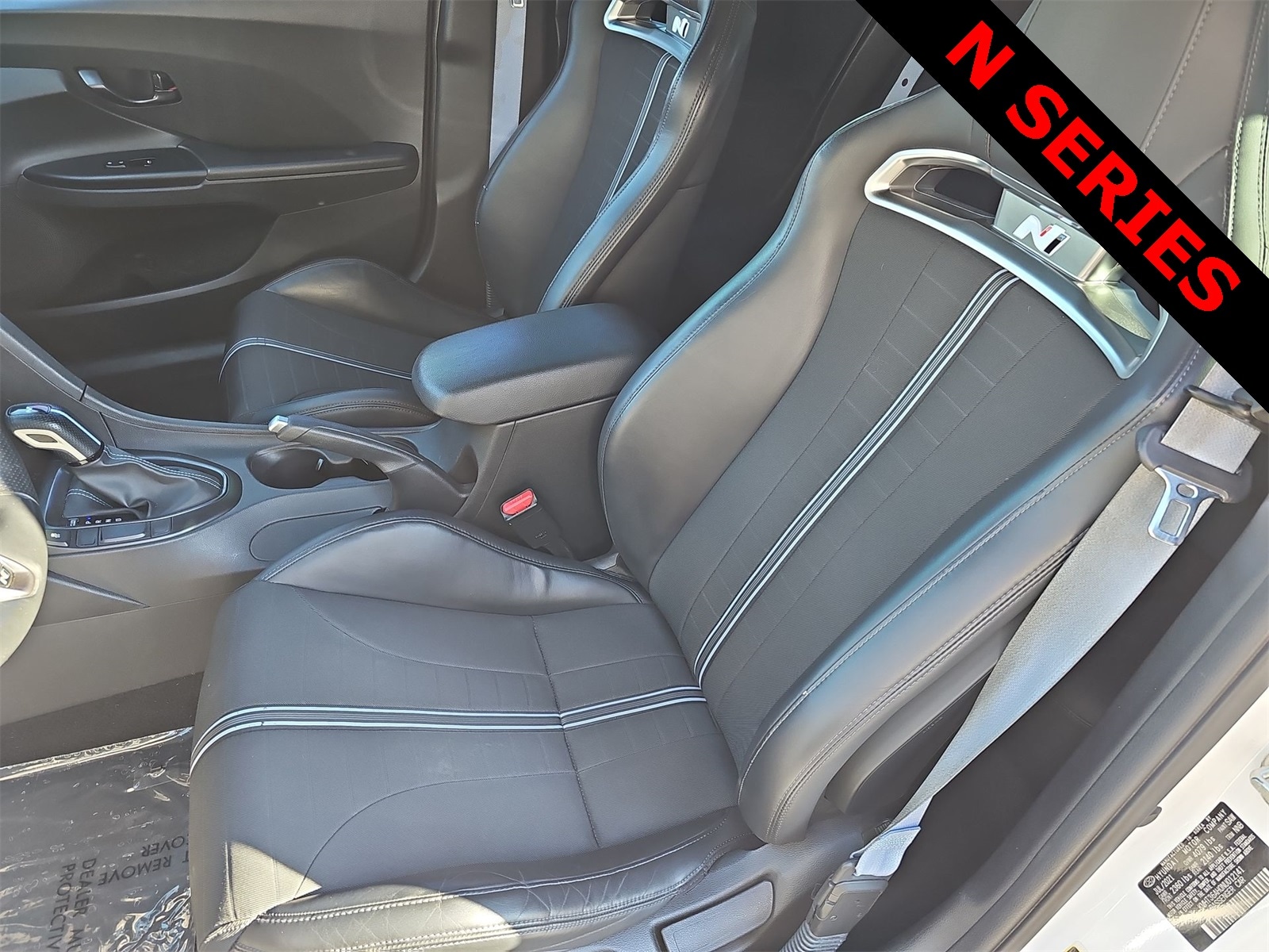 Thumbnail: 2022 Hyundai Veloster - 15