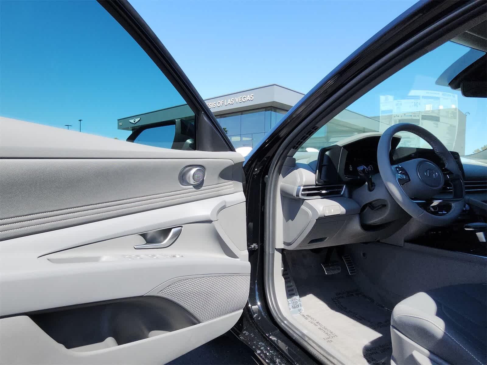 Thumbnail: 2025 Hyundai Elantra - 10