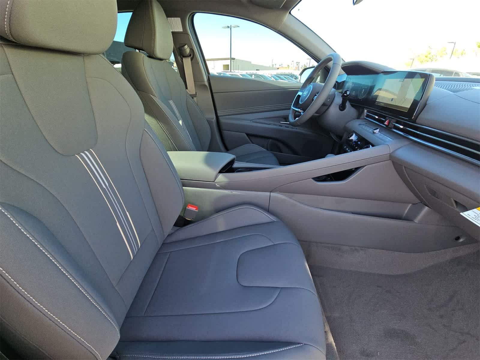 Thumbnail: 2025 Hyundai Elantra - 18