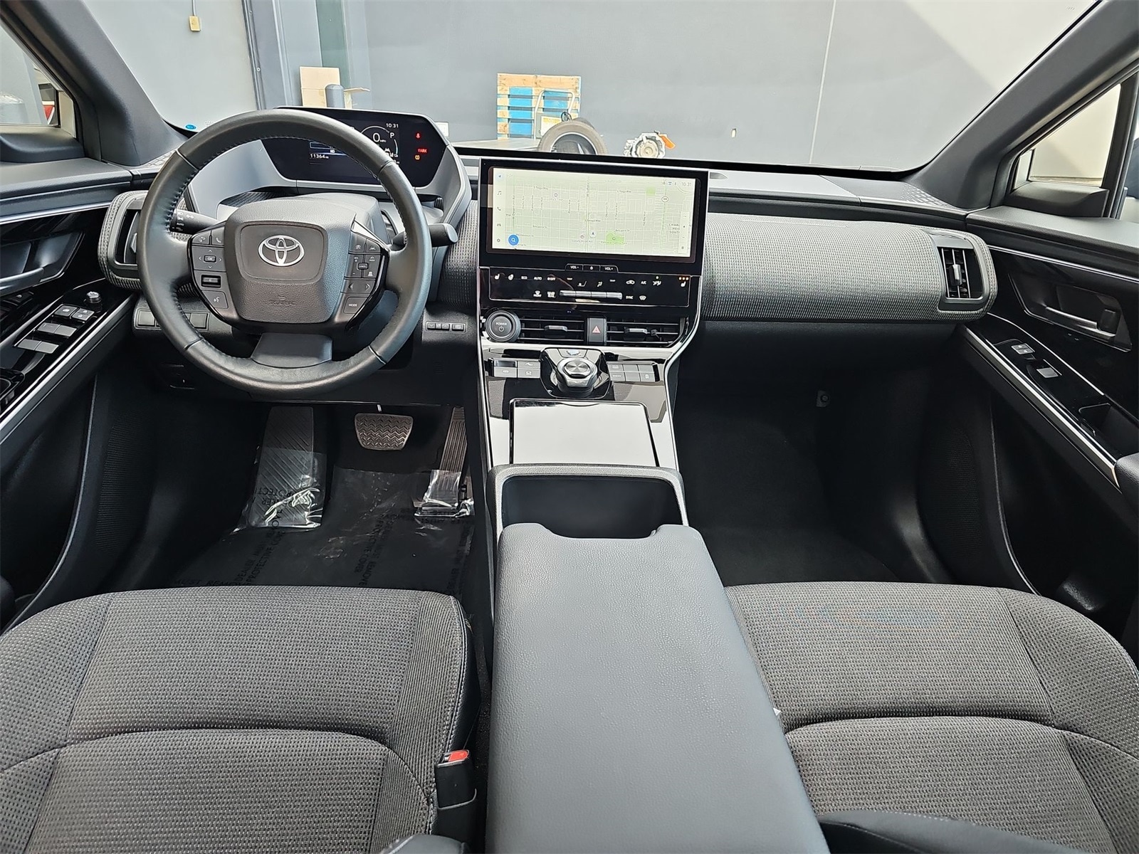 Thumbnail: 2024 Toyota bZ4X - 14