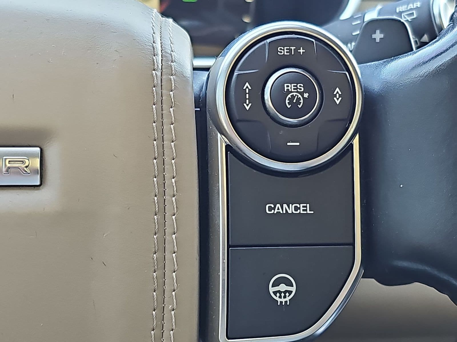 Thumbnail: 2016 Land Rover Range Rover - 26