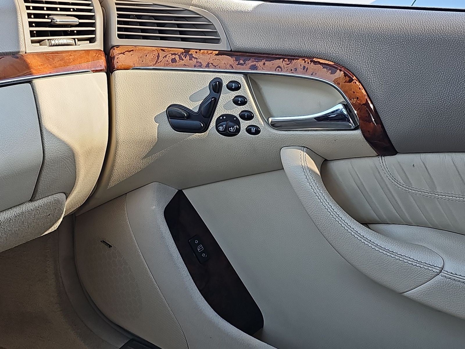2006 Mercedes-Benz S-Class  26