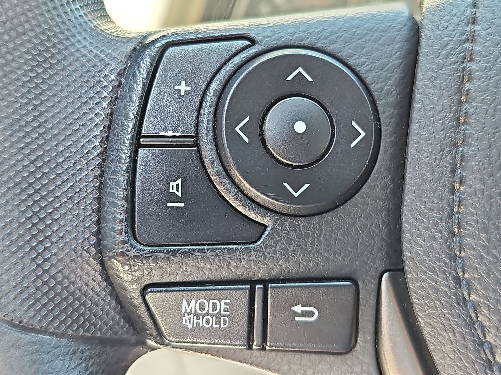Thumbnail: 2014 Toyota RAV4 - 28