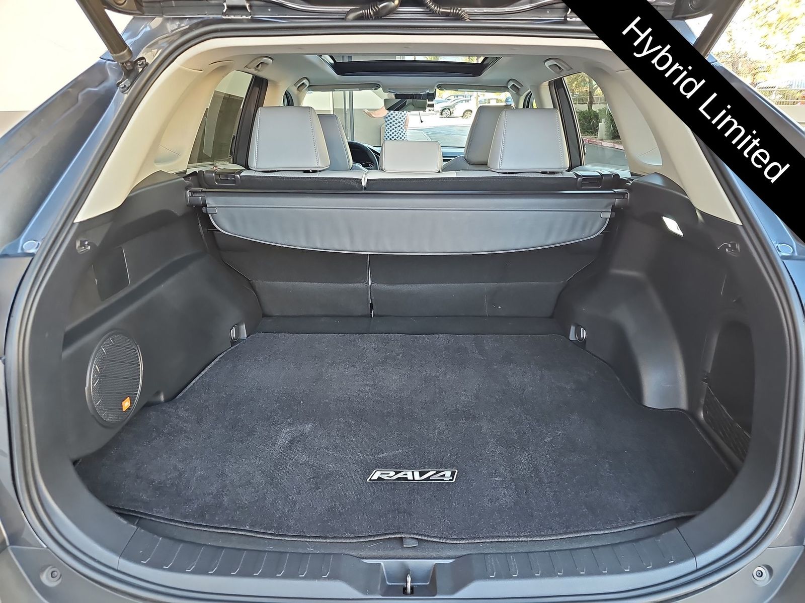 Thumbnail: 2021 Toyota RAV4 - 22