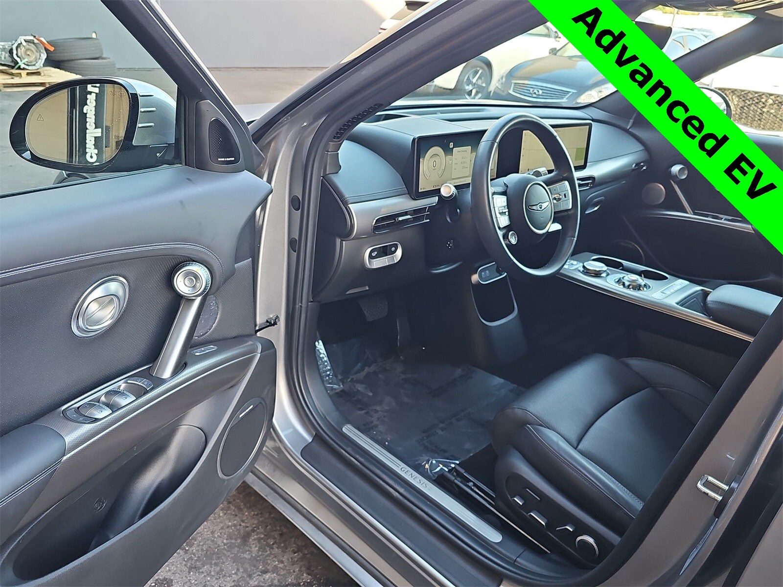 Thumbnail: 2025 Genesis GV60 - 10