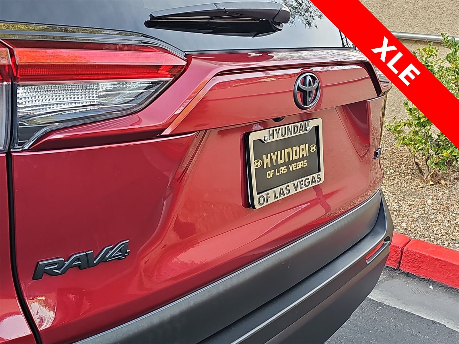 Thumbnail: 2019 Toyota RAV4 - 11
