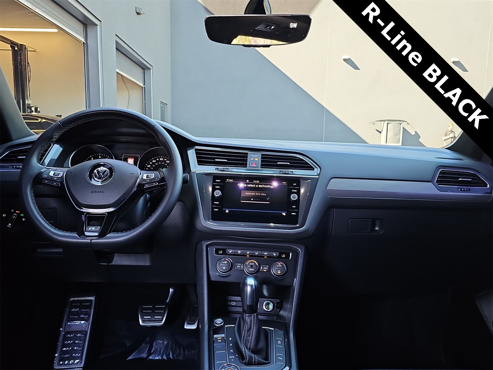 Thumbnail: 2021 Volkswagen Tiguan - 14