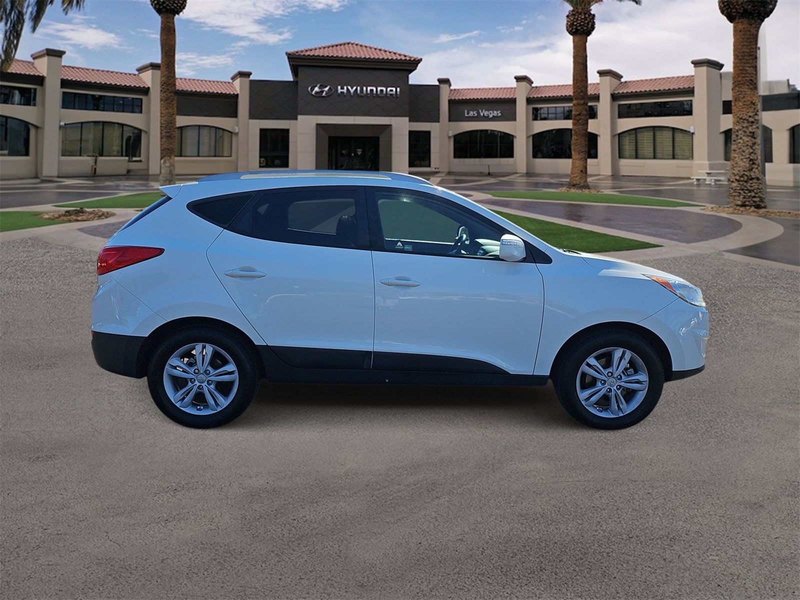 Thumbnail: 2013 Hyundai Tucson - 9
