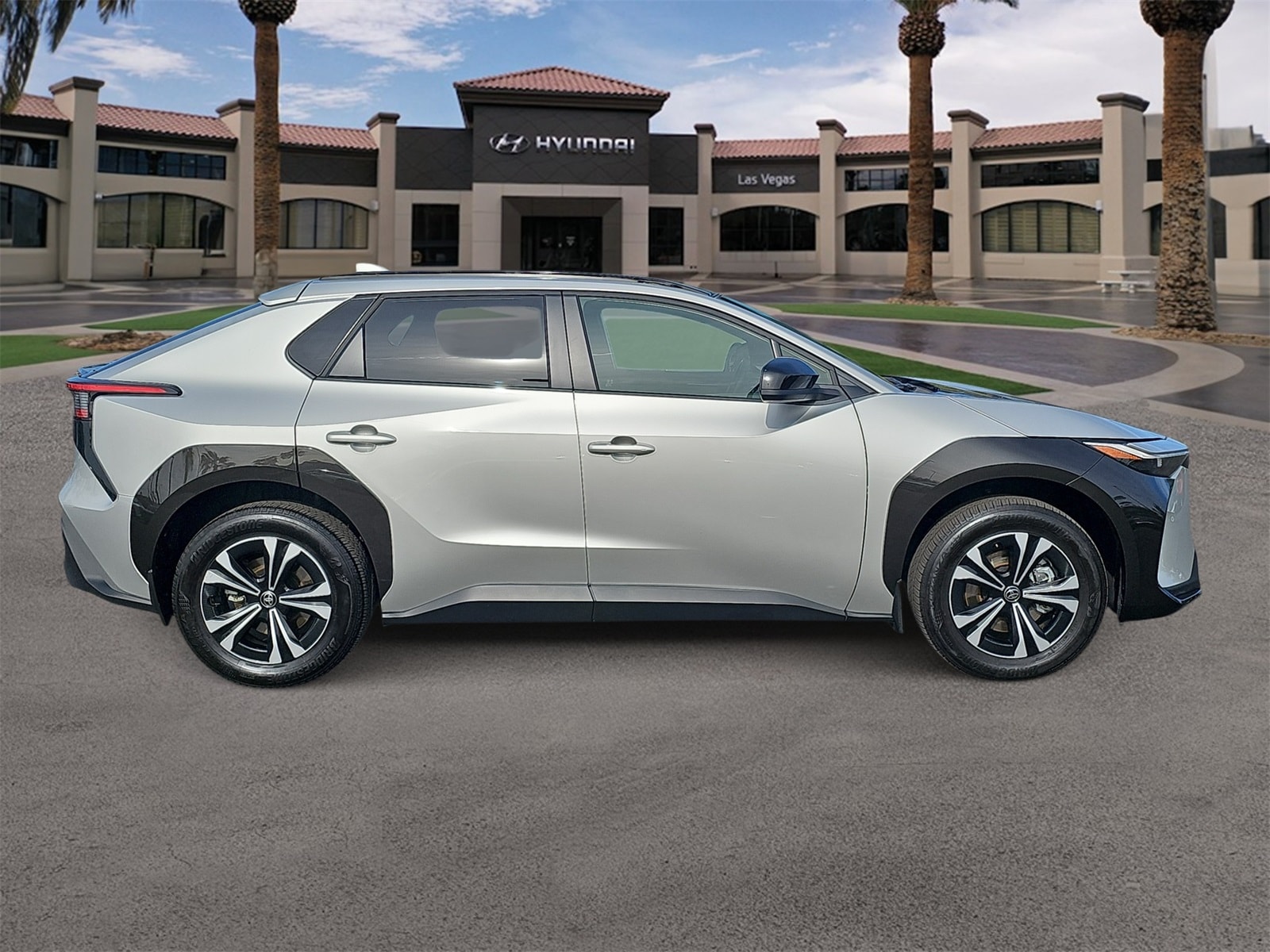 Thumbnail: 2024 Toyota bZ4X - 9