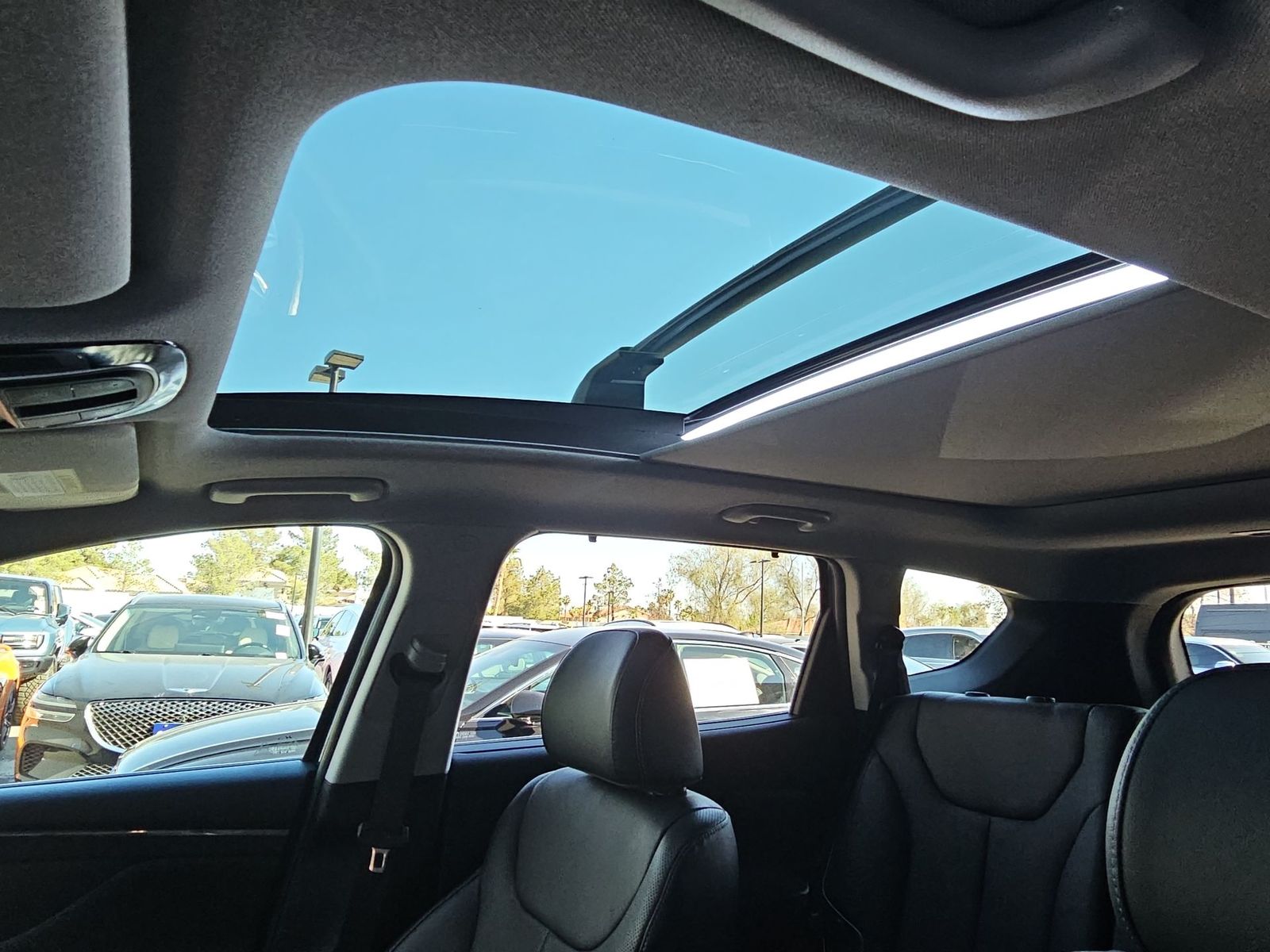 Thumbnail: 2023 Hyundai Santa Fe - 28