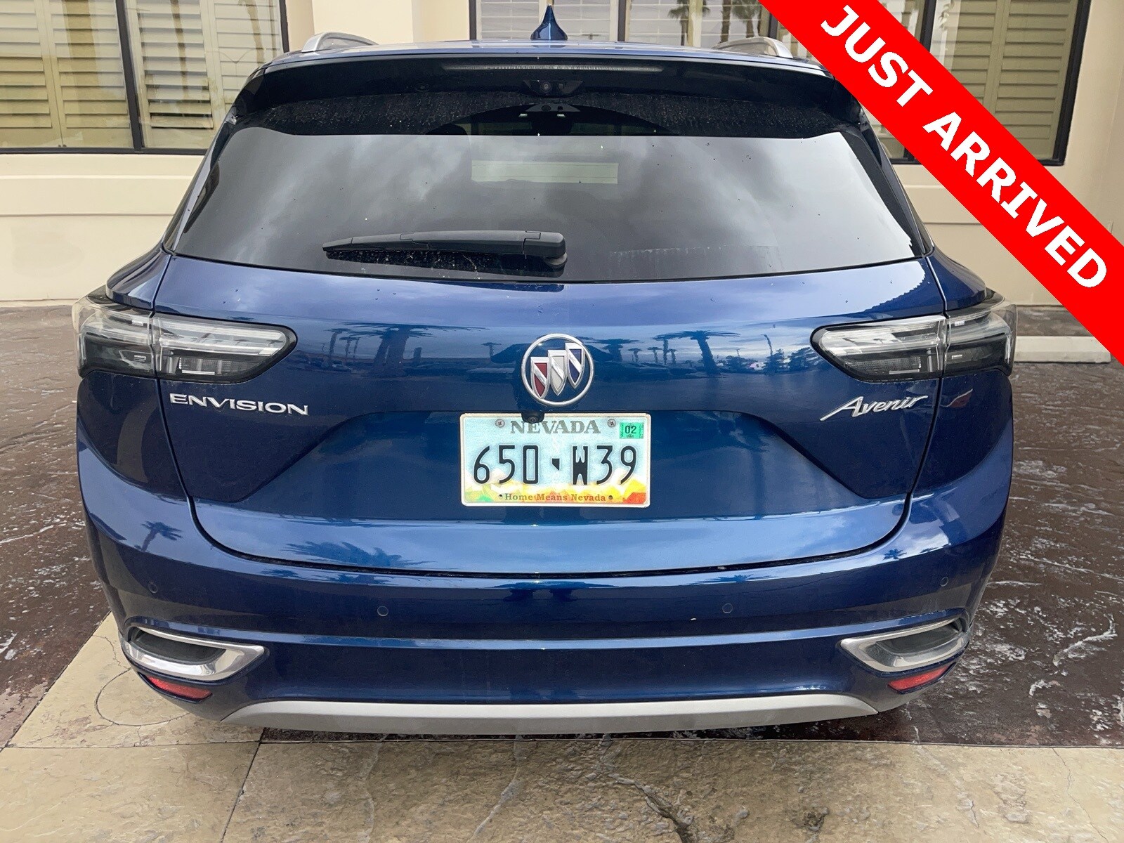 2023 Buick Envision Avenir photo 3