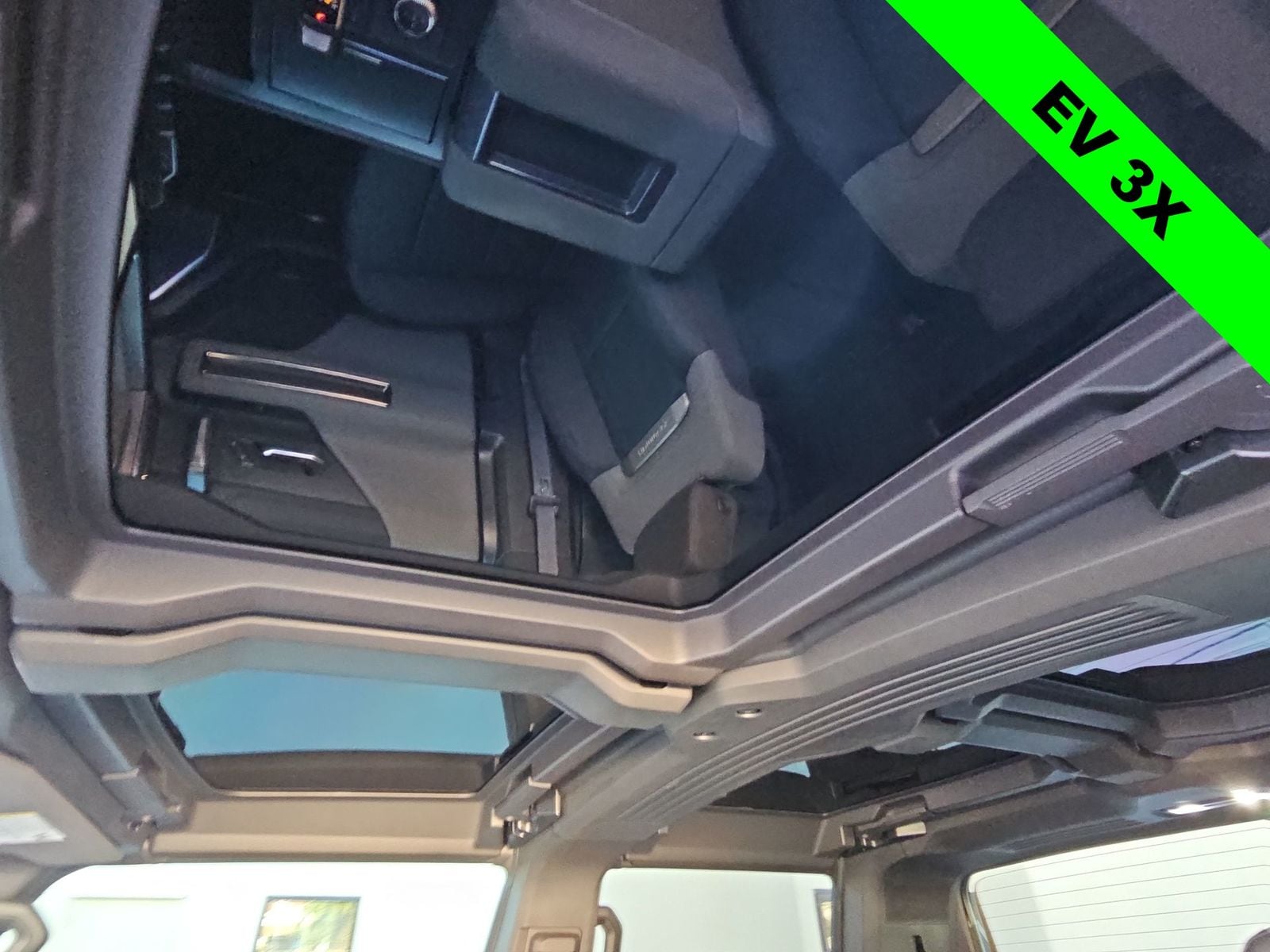 Thumbnail: 2024 GMC Hummer EV - 29