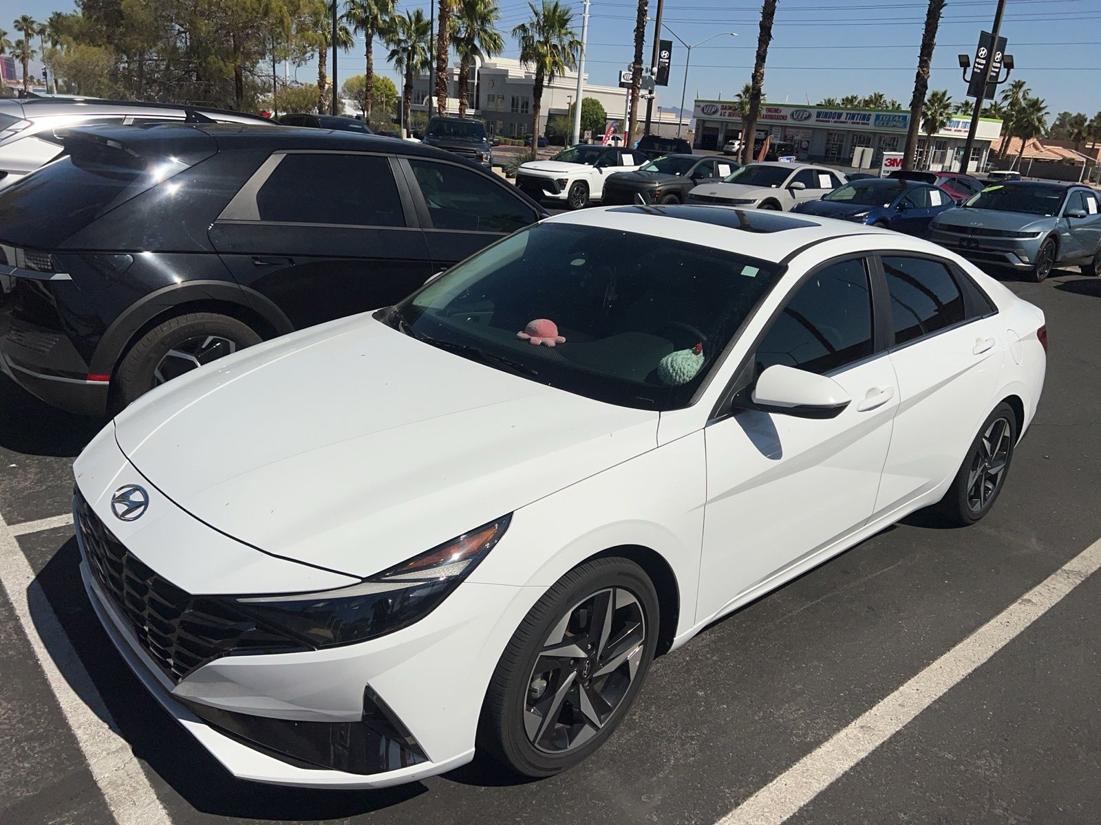 2023 Hyundai Elantra 1.6 HEV Limited DCT's photo