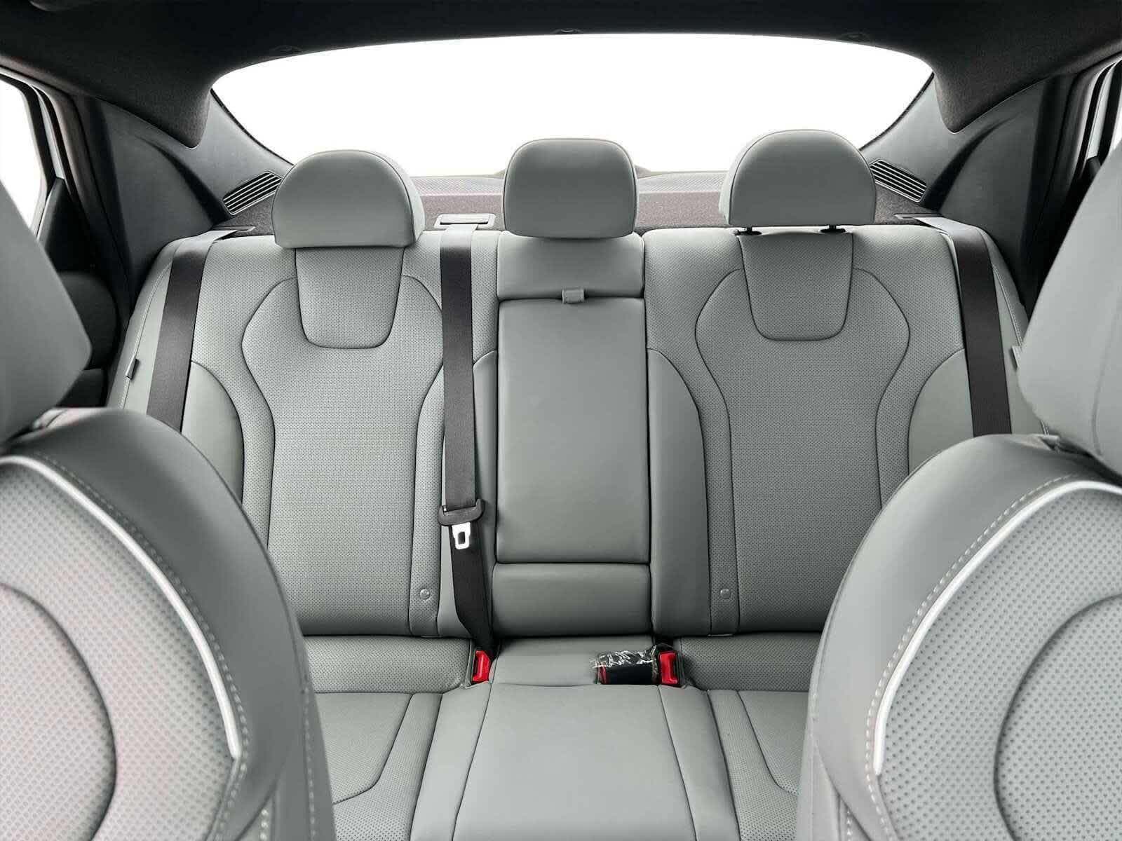 Thumbnail: 2025 Hyundai Elantra - 16