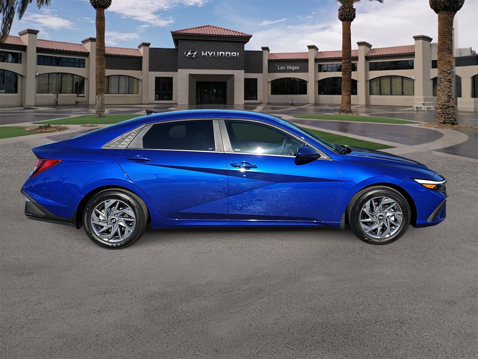 Thumbnail: 2024 Hyundai Elantra - 9