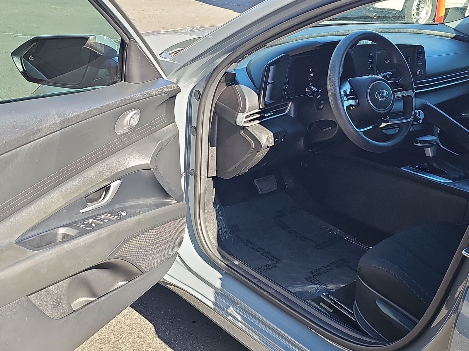 2022 Hyundai Elantra SEL 11
