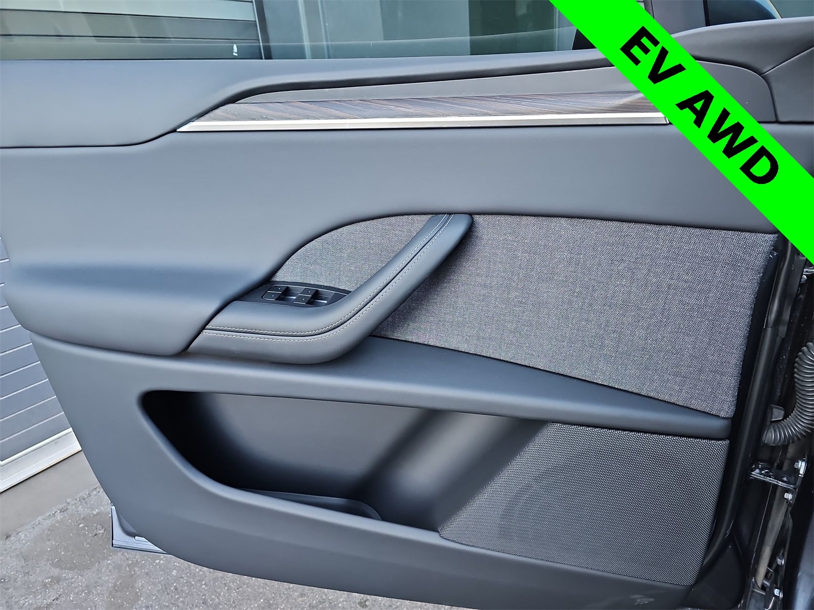 Thumbnail: 2023 Tesla Model X - 27