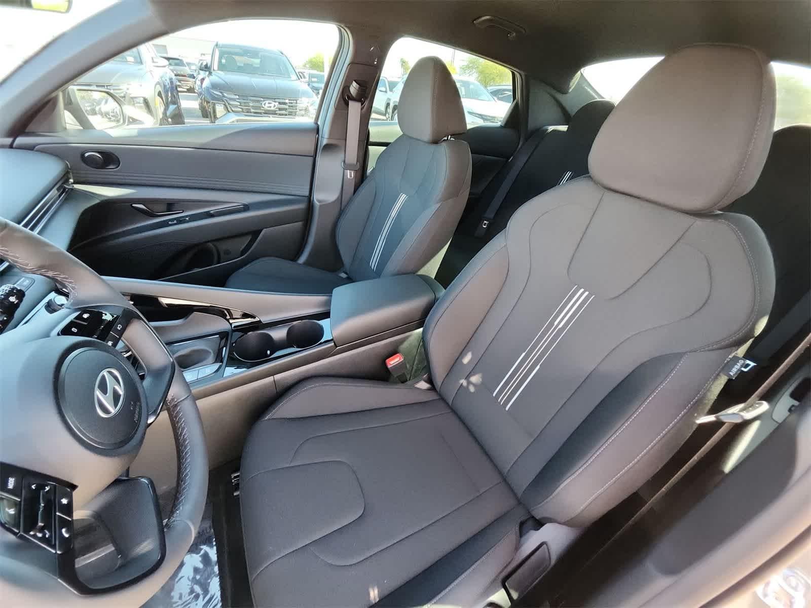 Thumbnail: 2025 Hyundai Elantra - 15