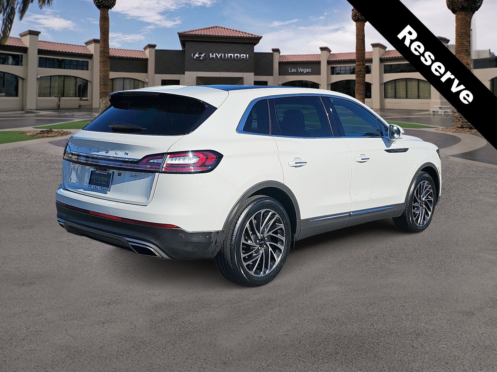 Thumbnail: 2020 Lincoln Nautilus - 8