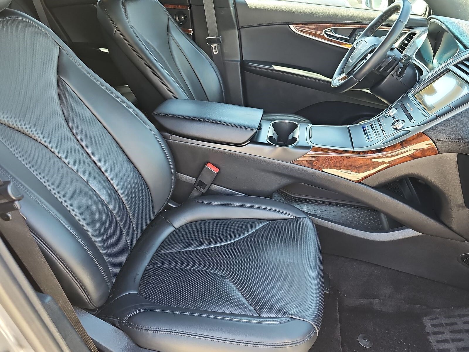 Thumbnail: 2020 Lincoln Nautilus - 19