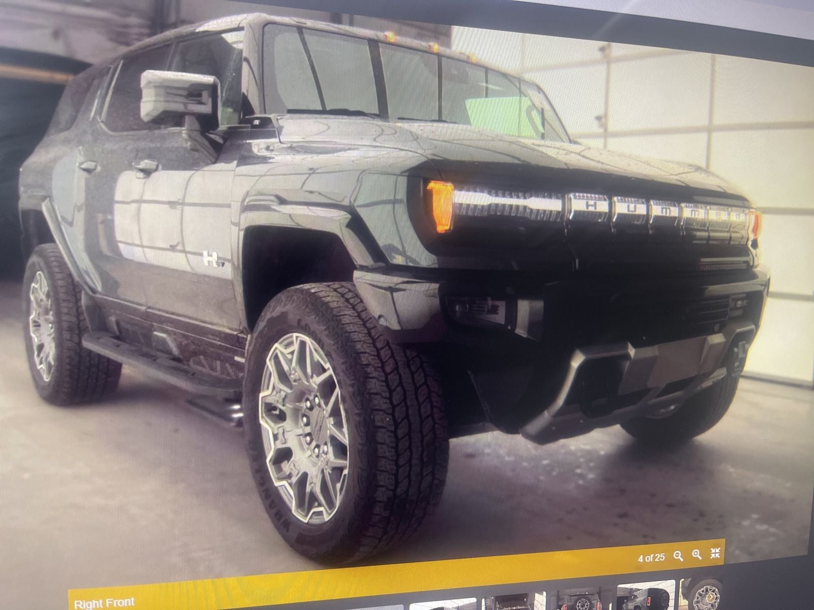 Thumbnail: 2025 GMC Hummer EV - 3
