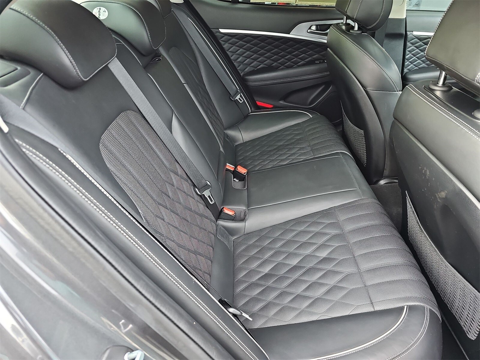 Thumbnail: 2019 Genesis G70 - 17