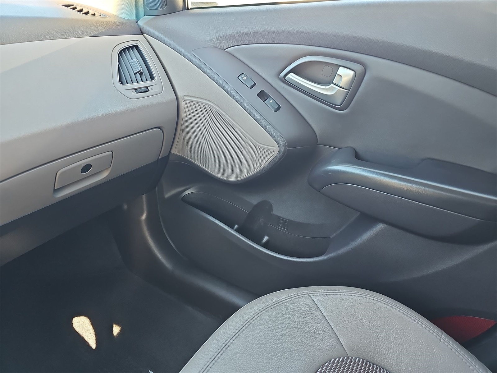 Thumbnail: 2013 Hyundai Tucson - 24