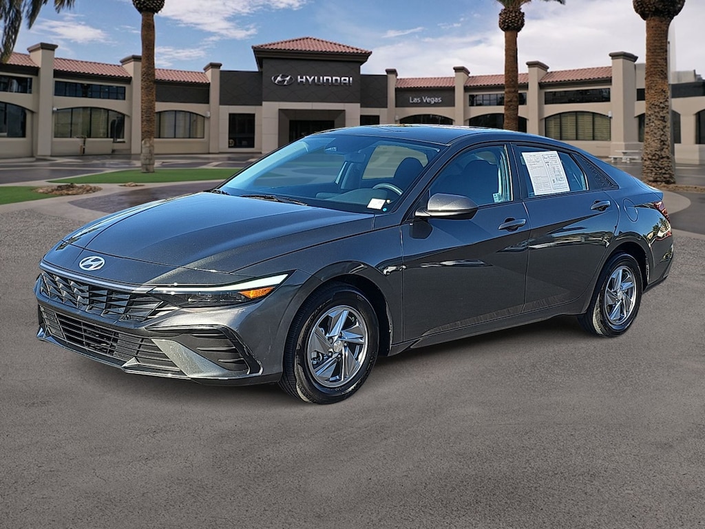 Used 2024 Hyundai Elantra SE Sedan