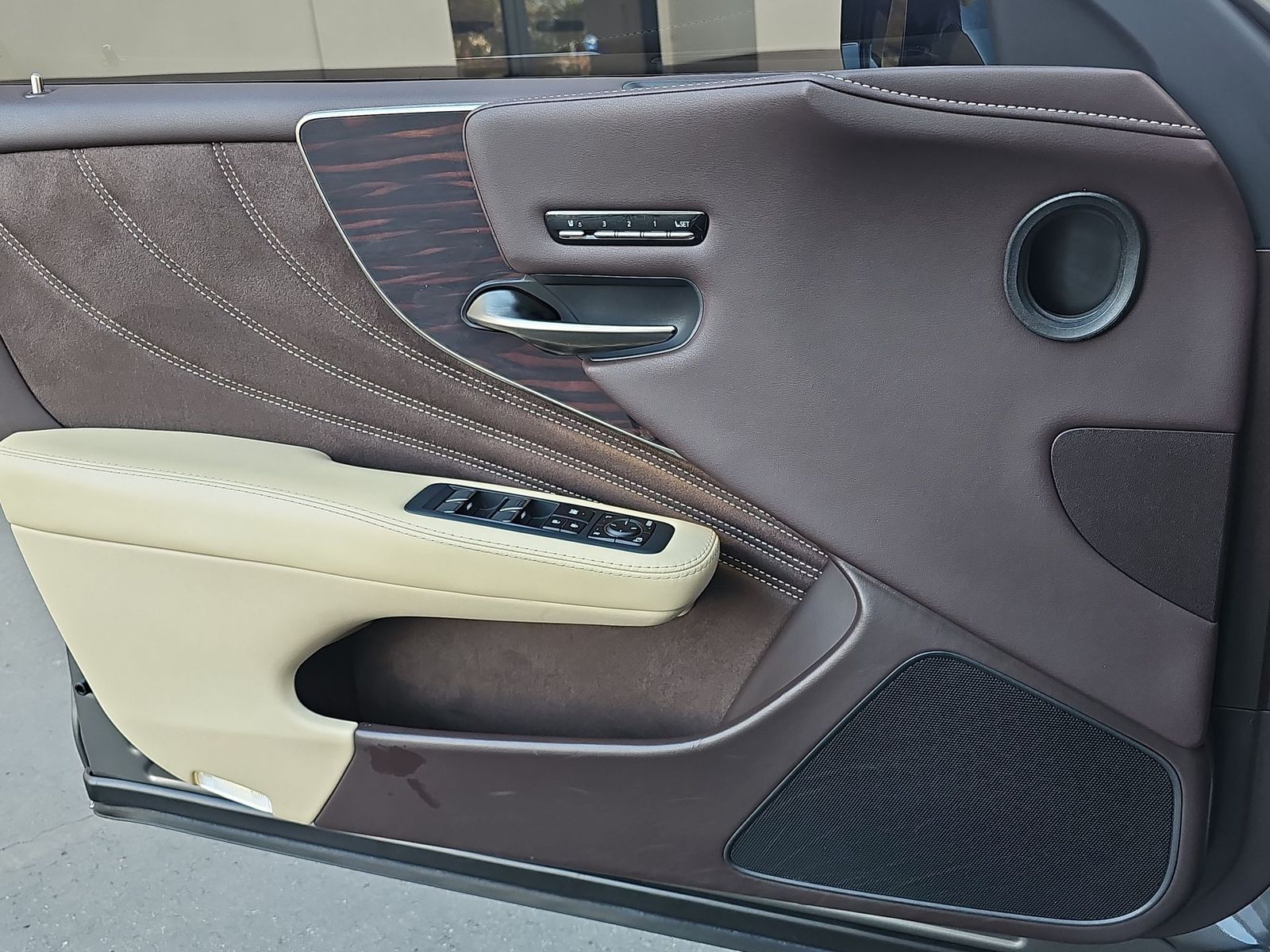 Thumbnail: 2019 Lexus LS - 28