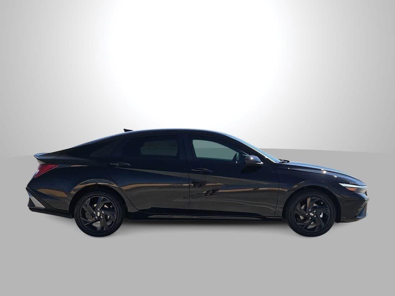 2026 Hyundai Elantra Blue - Photo 9