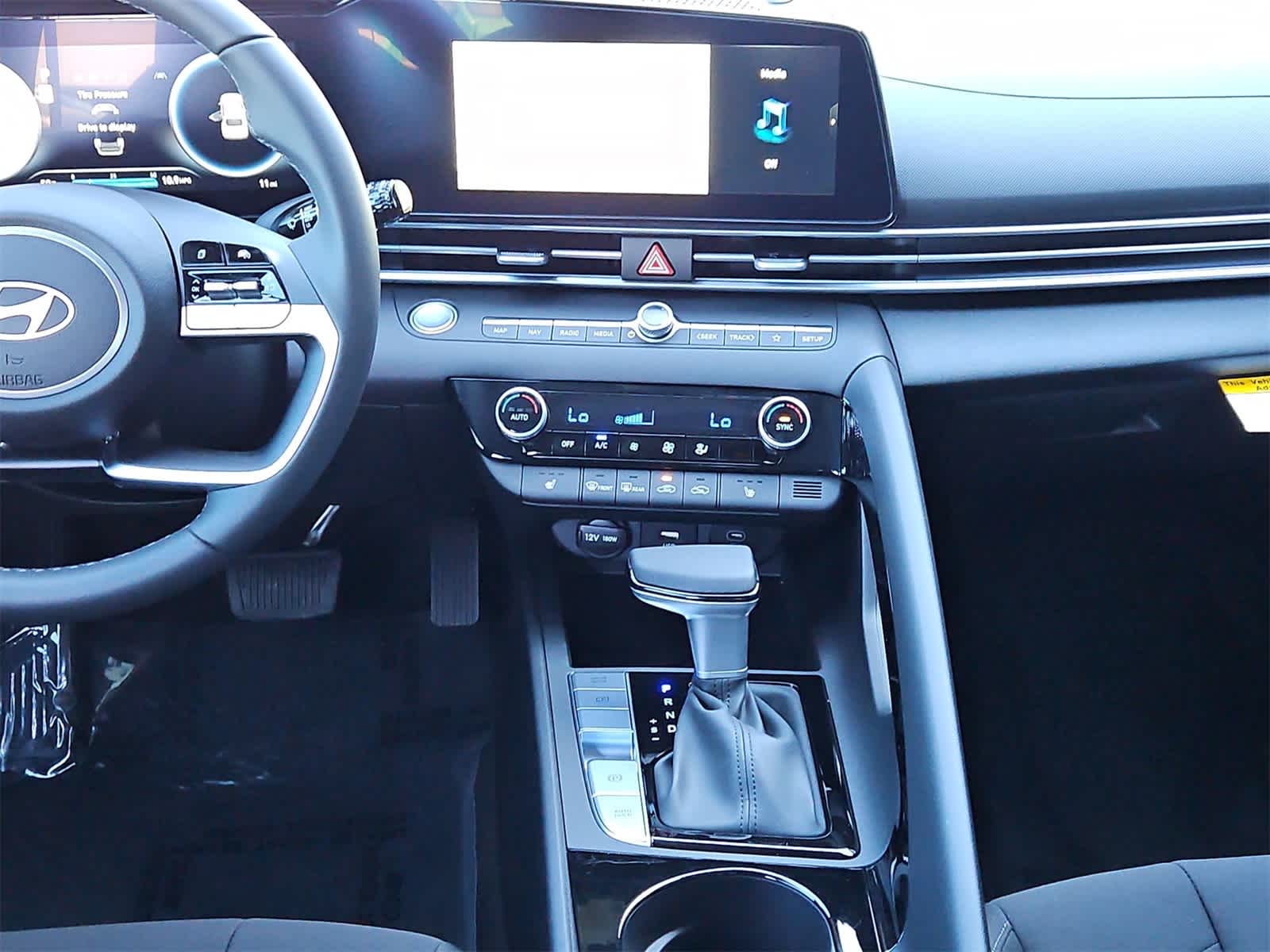 Thumbnail: 2025 Hyundai Elantra - 20