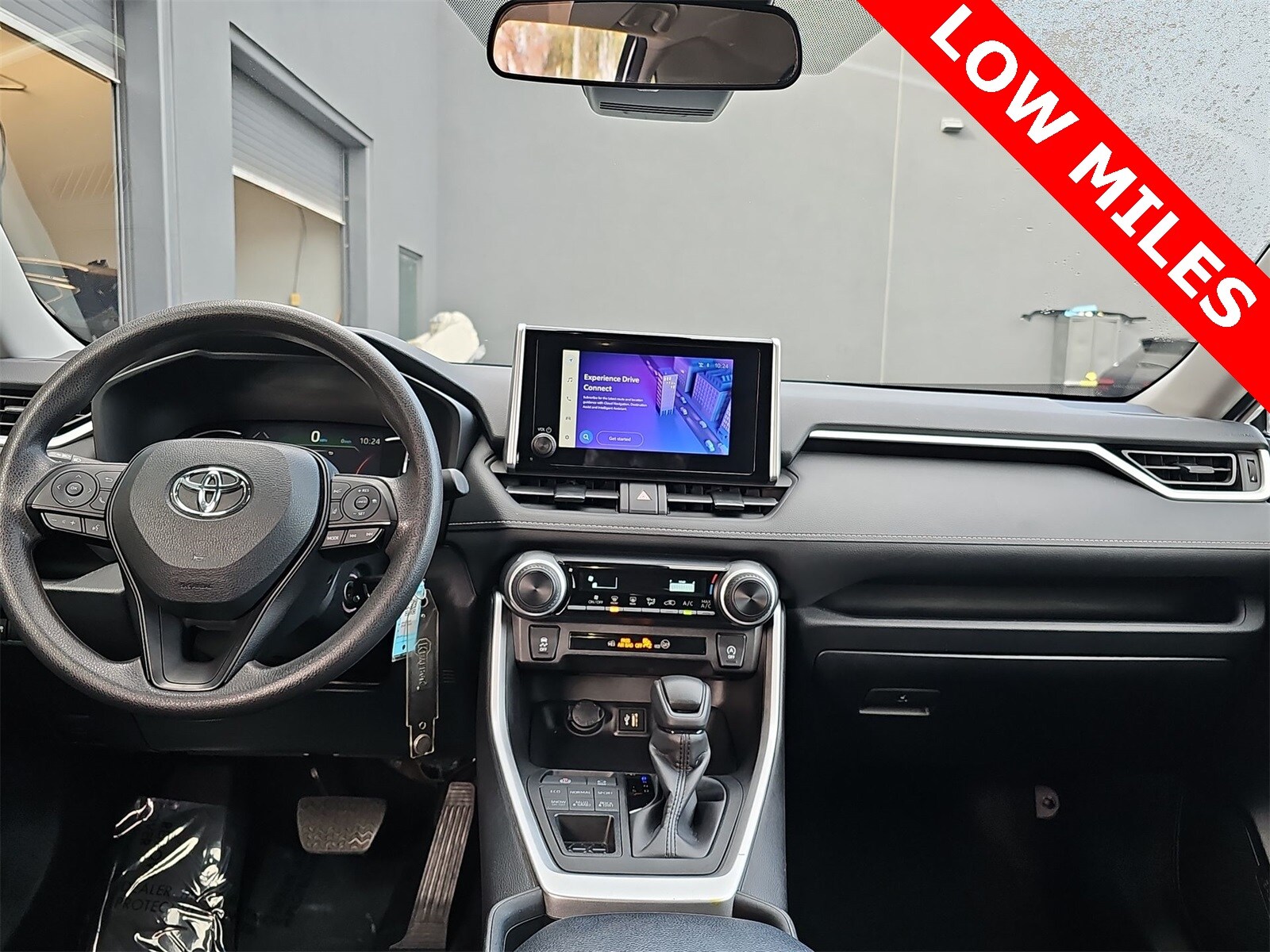 Thumbnail: 2024 Toyota RAV4 - 14