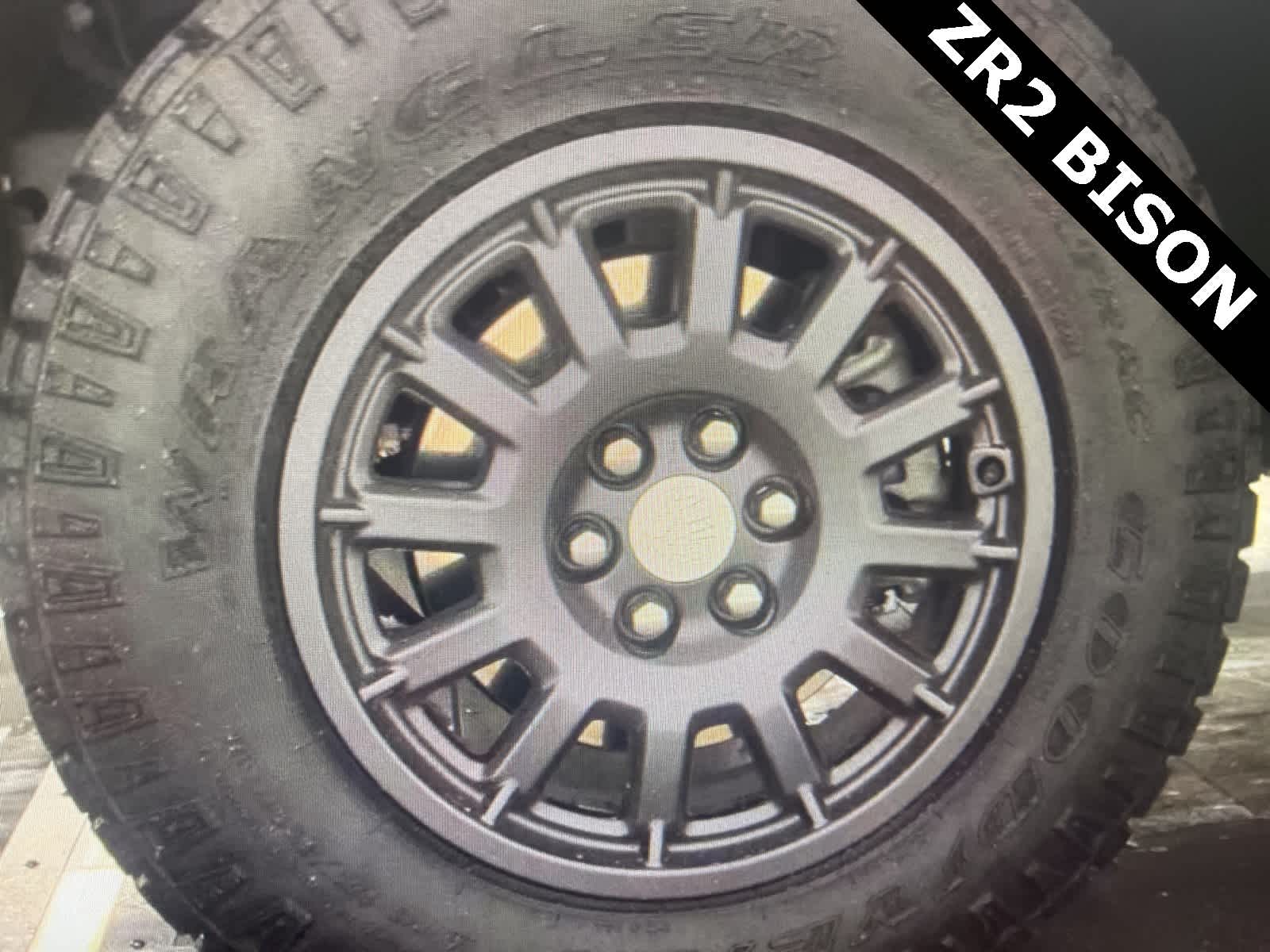 Thumbnail: 2022 Chevrolet Colorado - 9