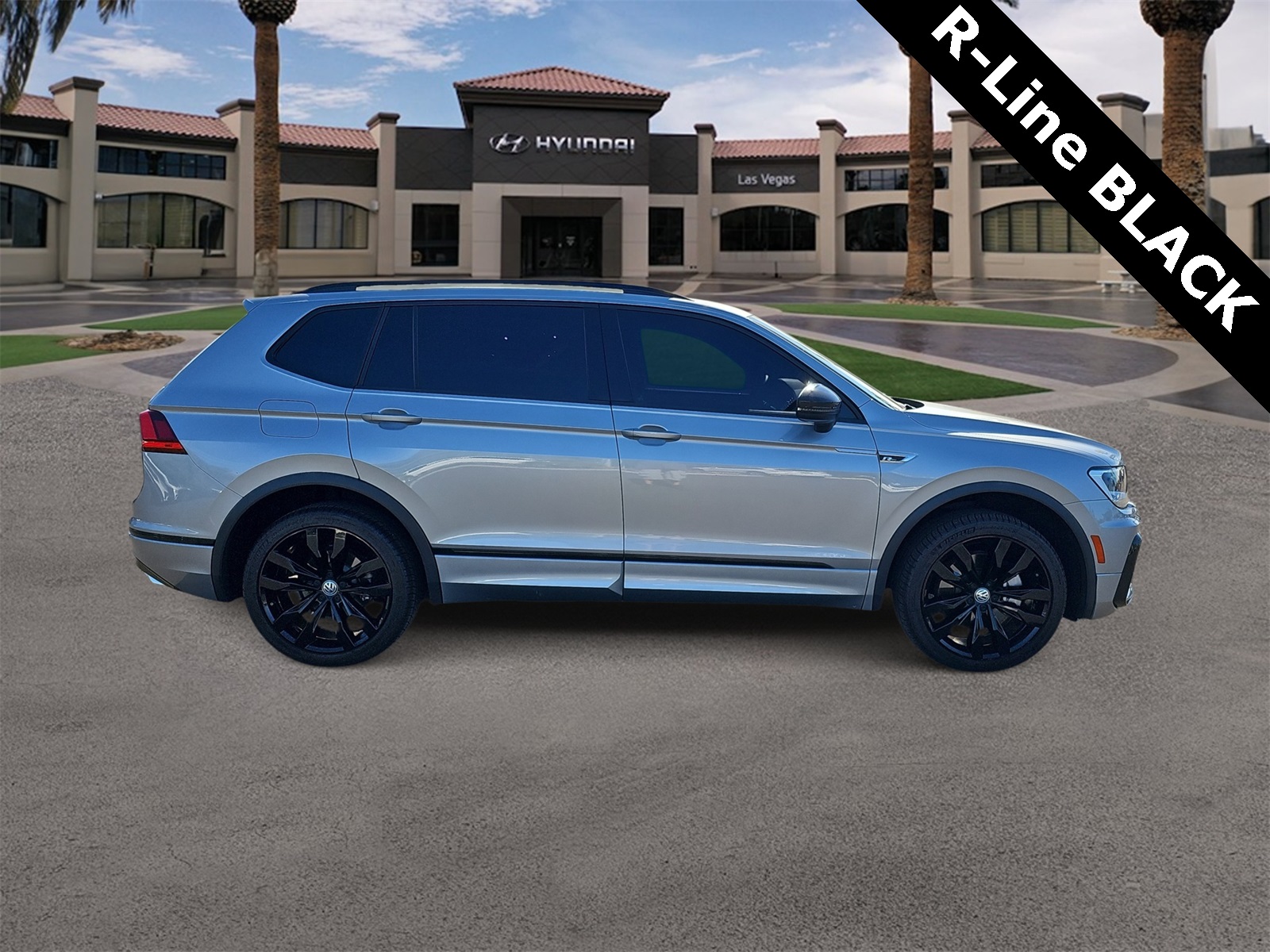 Thumbnail: 2021 Volkswagen Tiguan - 9