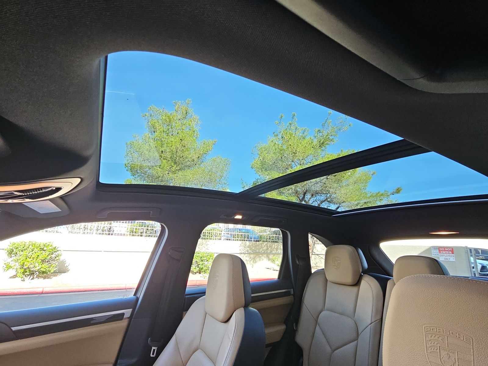 Thumbnail: 2014 Porsche Cayenne - 29