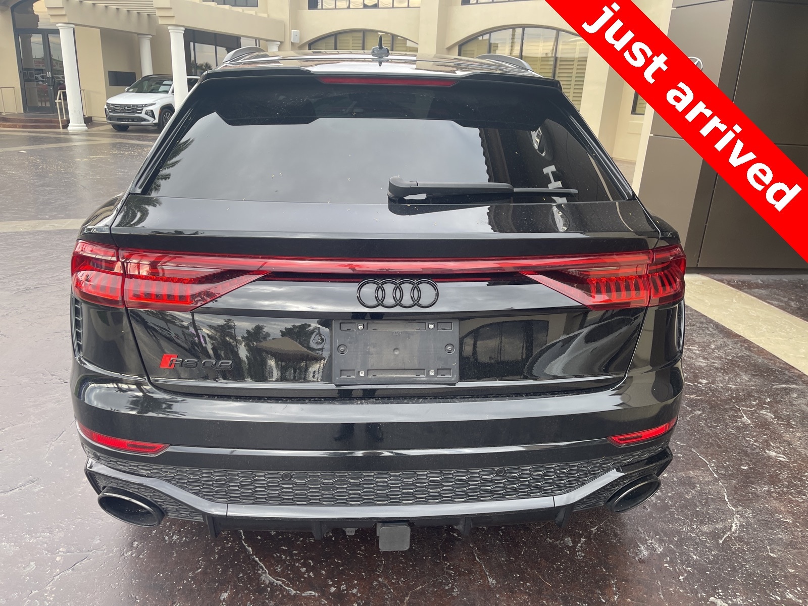 Thumbnail: 2023 Audi RS Q8 - 13