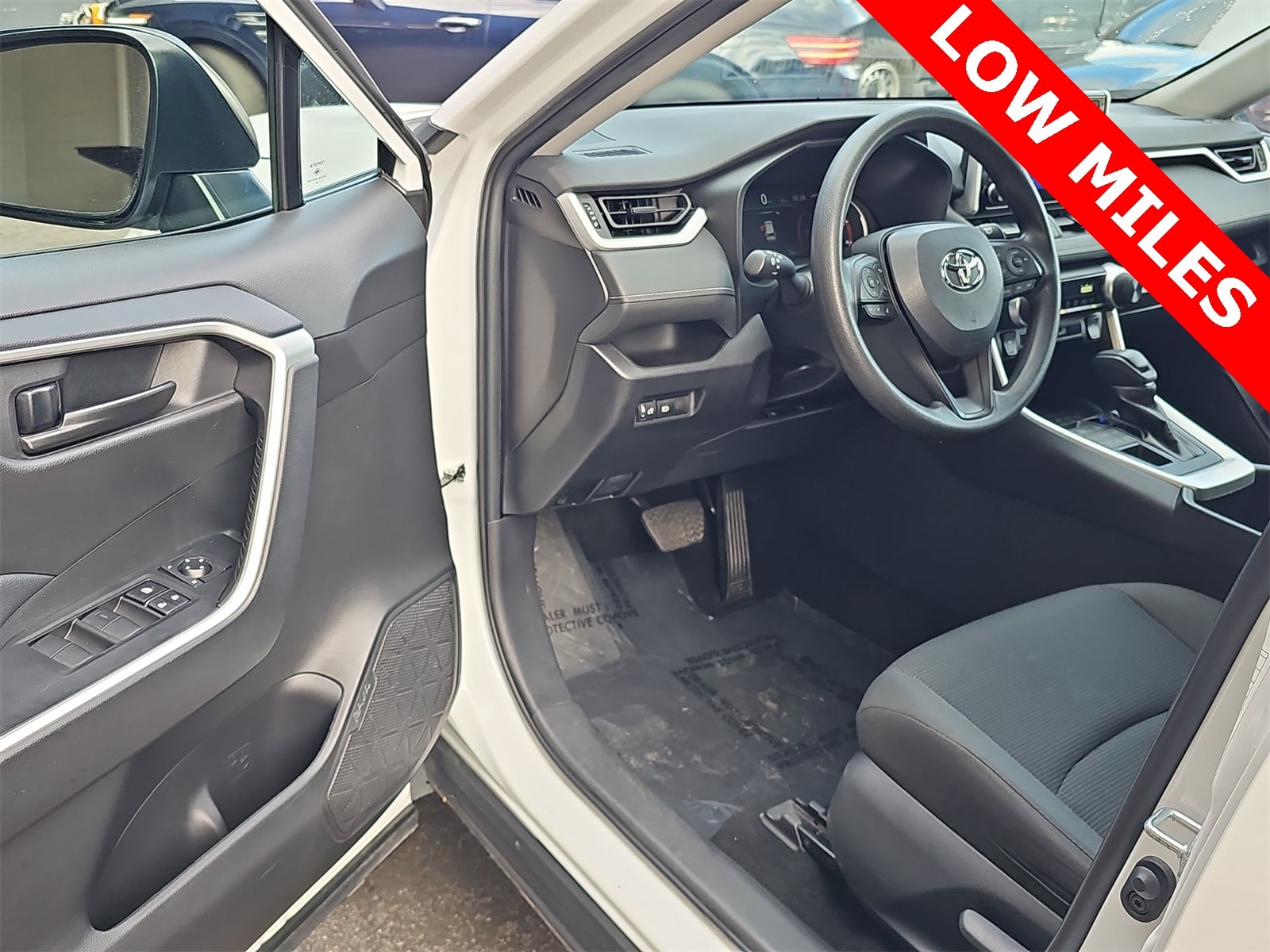 Thumbnail: 2024 Toyota RAV4 - 10