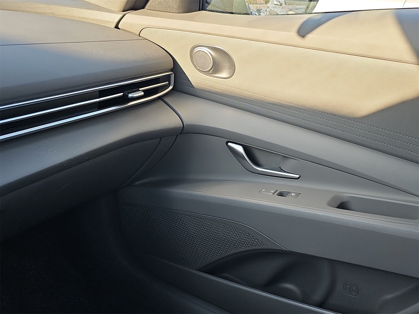 Thumbnail: 2024 Hyundai Elantra - 25