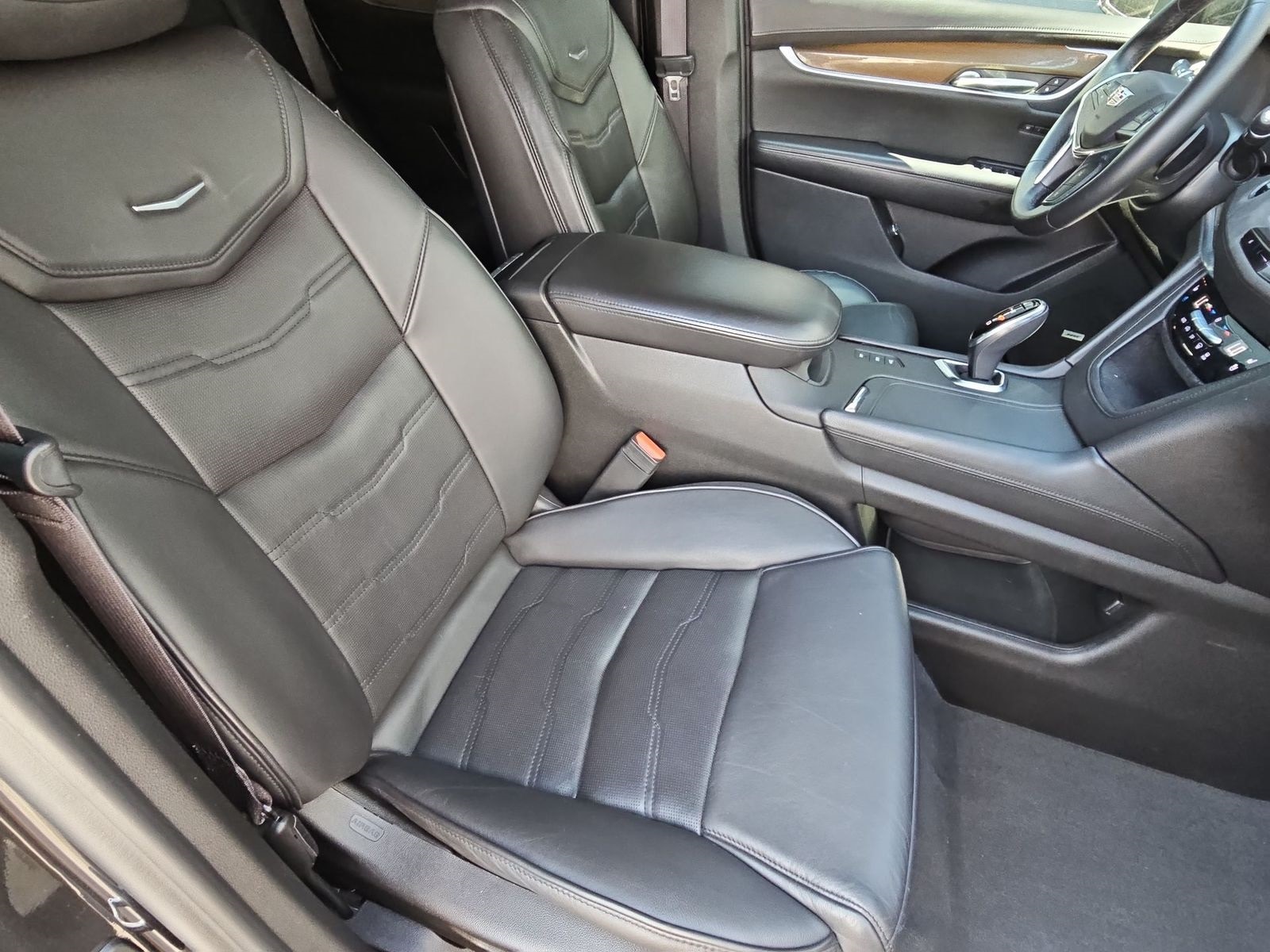 Thumbnail: 2017 Cadillac XT5 - 19