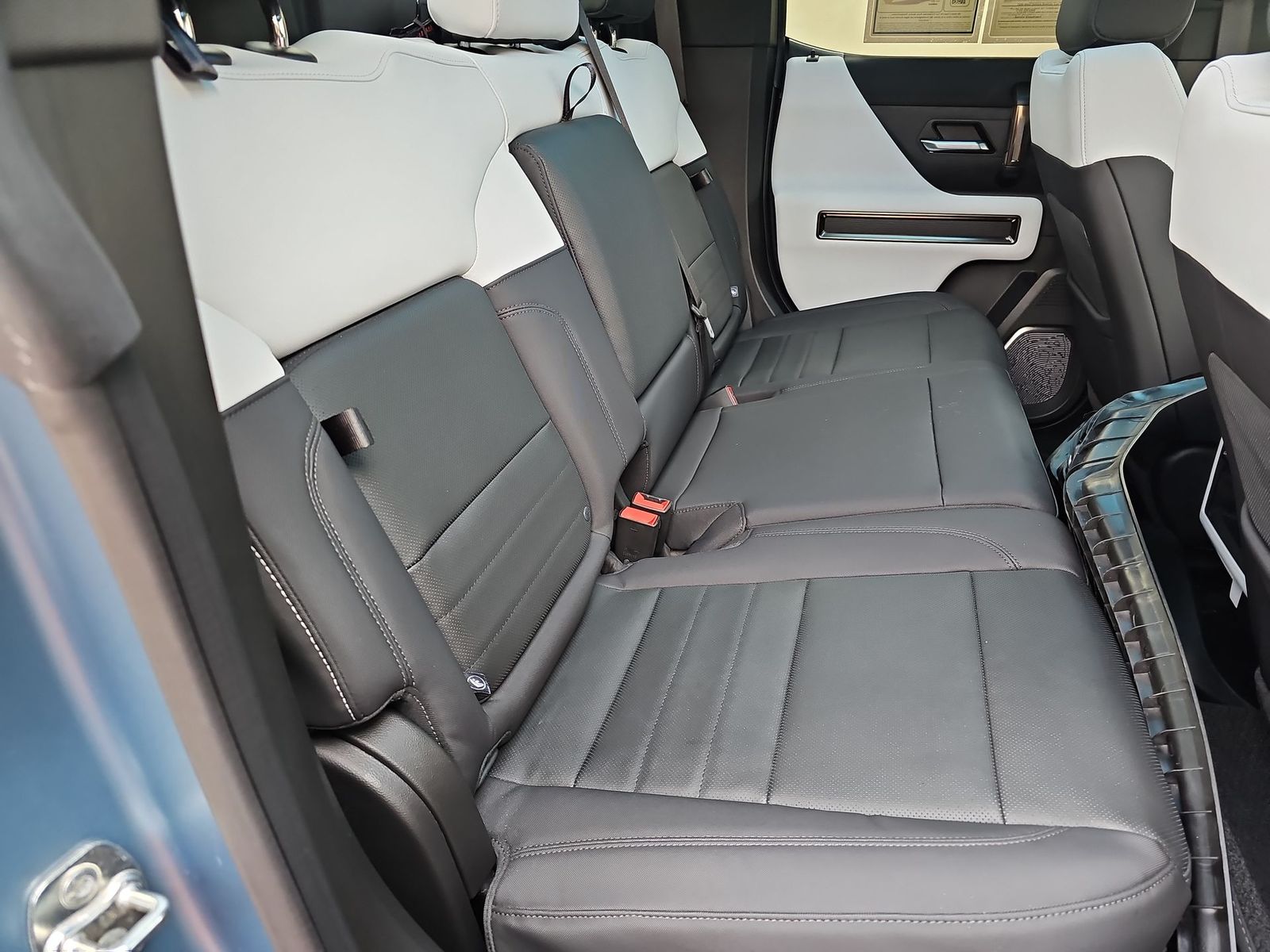 Thumbnail: 2024 GMC Hummer EV - 17