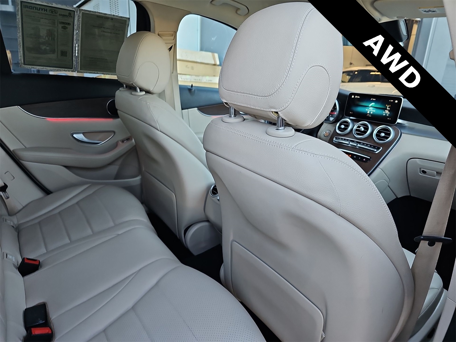 Thumbnail: 2022 Mercedes-Benz GLC - 16