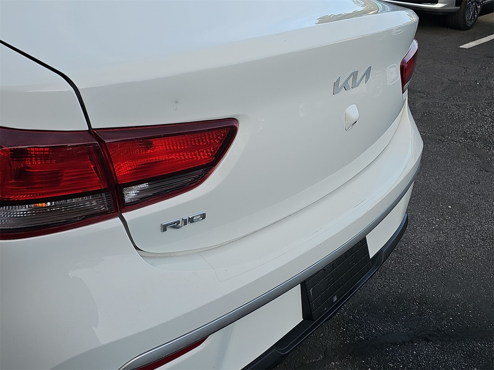 Thumbnail: 2023 Kia Rio - 11