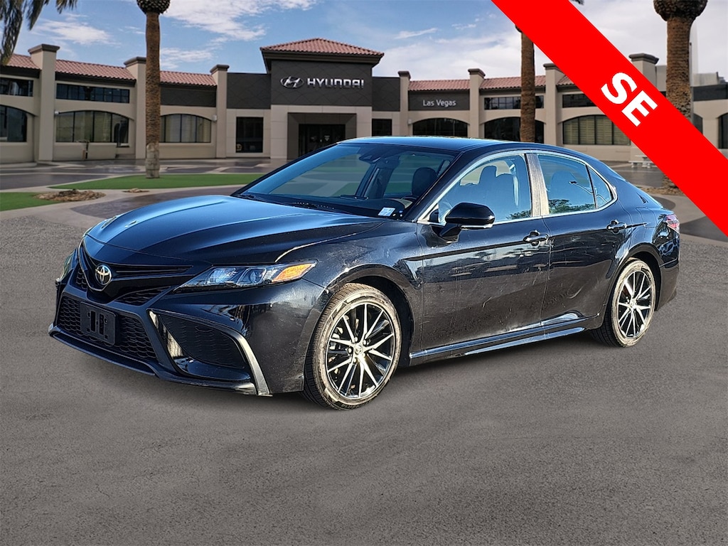 Used 2022 Toyota Camry SE Sedan