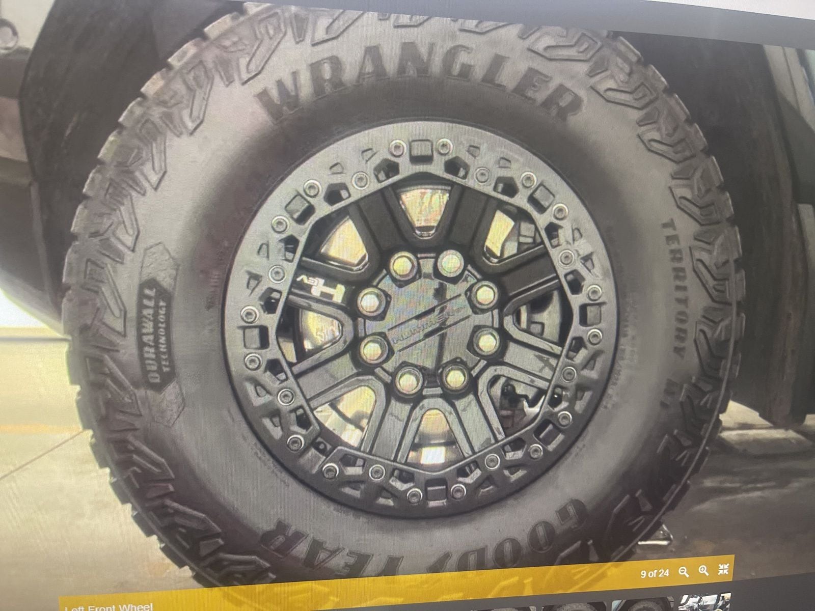 Thumbnail: 2024 GMC Hummer EV - 8