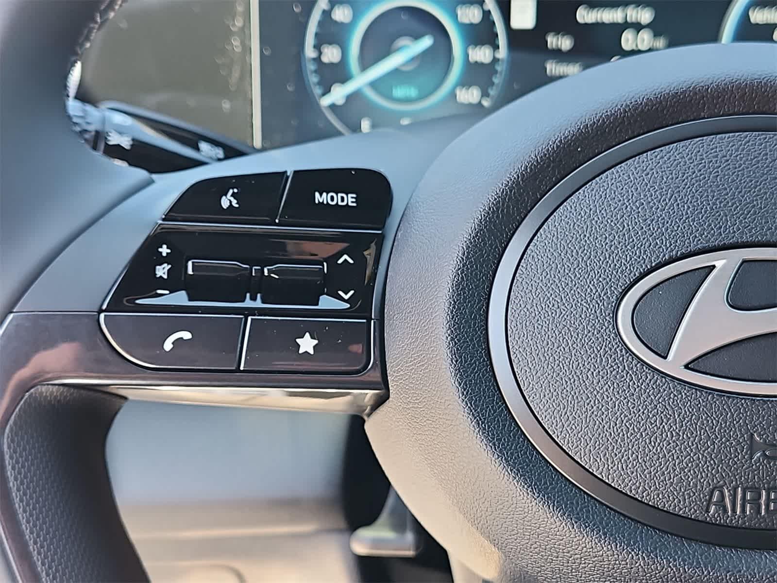 Thumbnail: 2025 Hyundai Elantra - 28