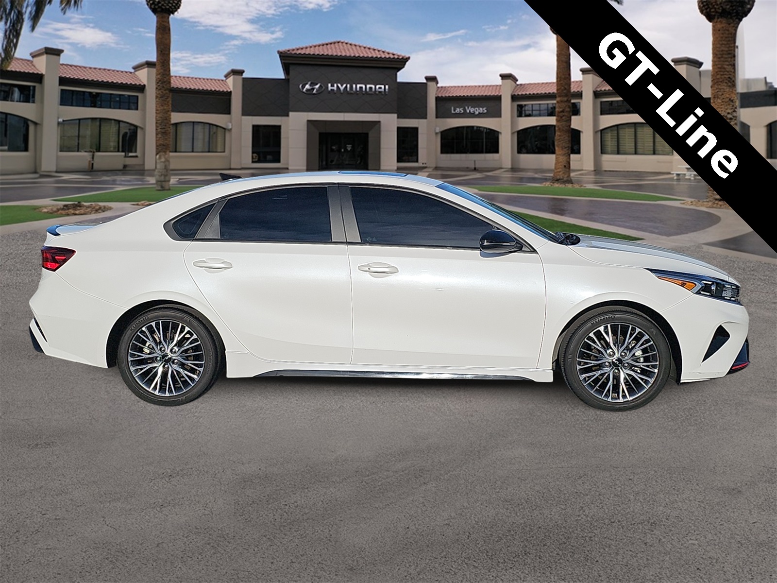 Thumbnail: 2023 Kia Forte - 9