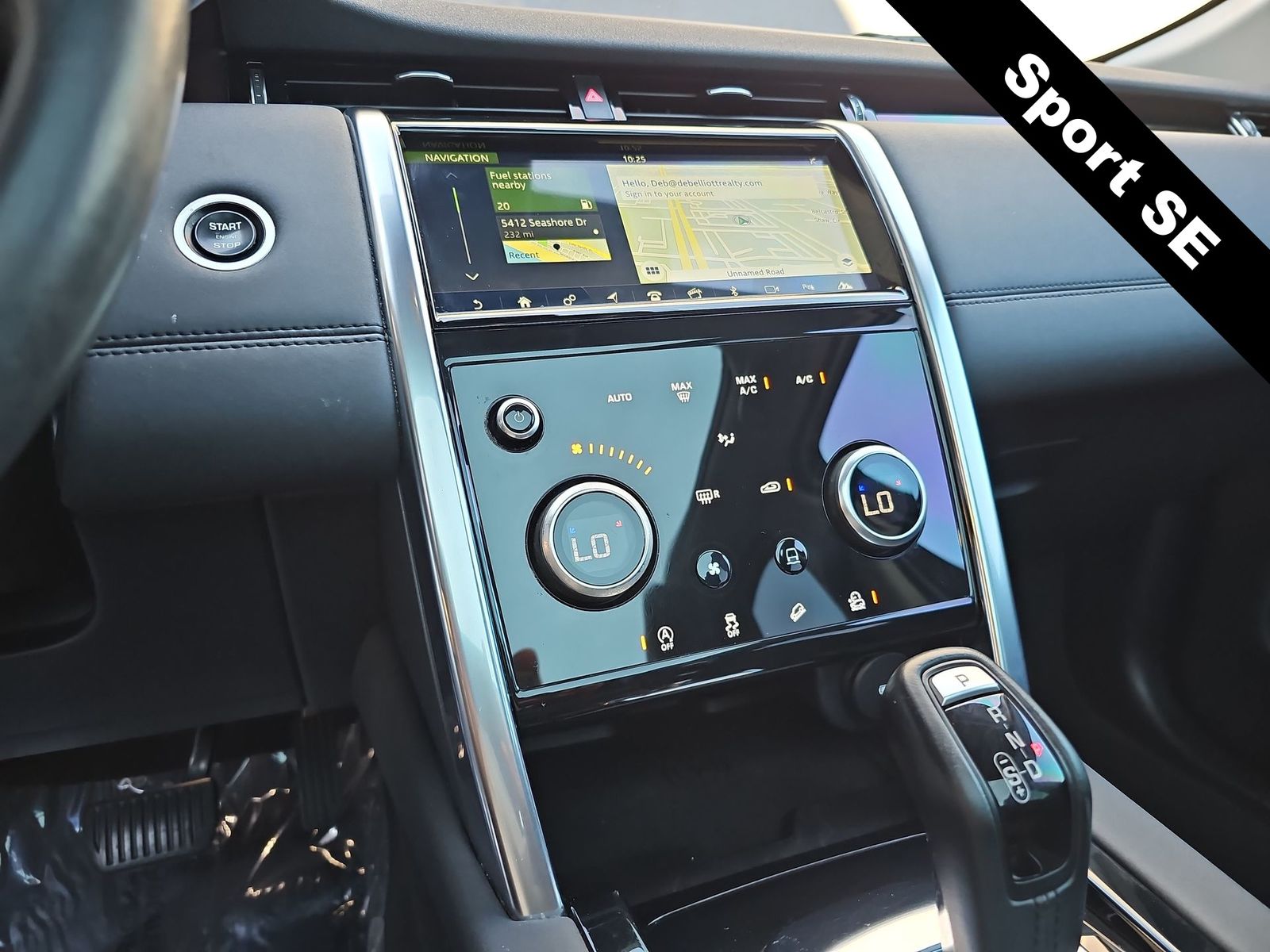 Thumbnail: 2020 Land Rover Discovery Sport - 20