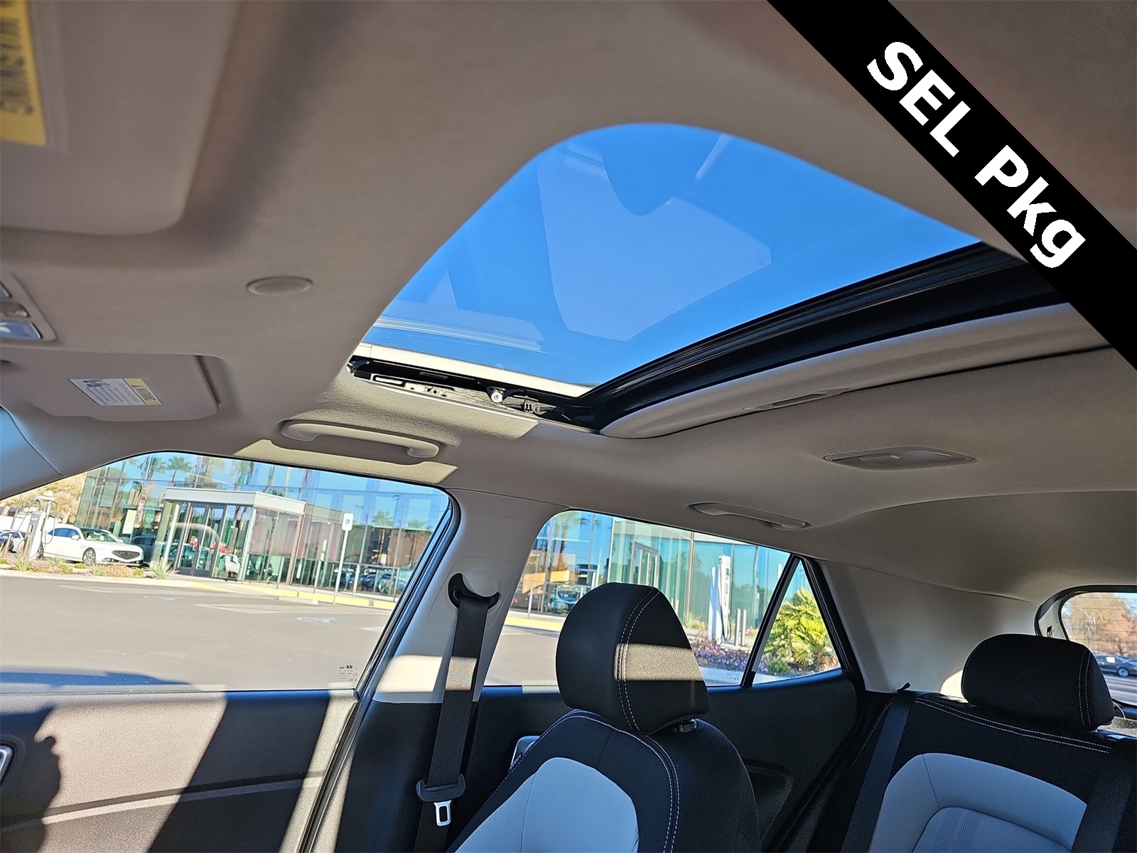 Thumbnail: 2024 Hyundai Venue - 28